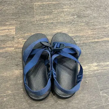 네이비 스트랩 샌들 조정 가능