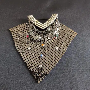 메탈릭 넷 브로치