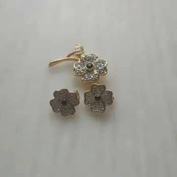 꽃 디자인 골드톤 브로치&귀찌 세트