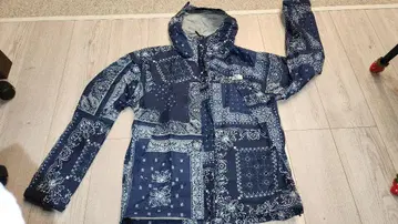 새상품급 THE NORTH FACE 반다나 패턴 페이즐리 무늬 자켓