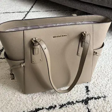 MICHAEL KORS 베이지 숄더백