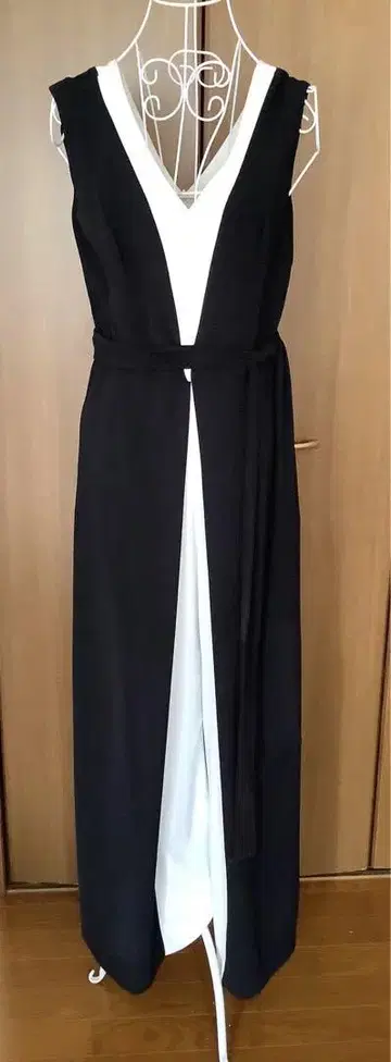 조셉 리브 코프 엘레강트 V넥 롱 팬츠 드레스 블랙 화이트