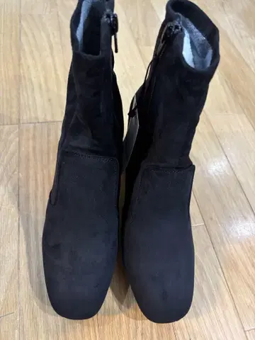 블랙 스웨이드 지퍼 숏부츠