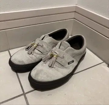 VANS 에라 태슬 그레이지 벨벳 슬립온 로퍼 23.5