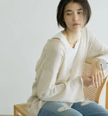깊은 V넥 루즈핏 니트