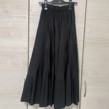 BEARDSLEY 비어즐리 플리츠 캉캉 스커트 블랙