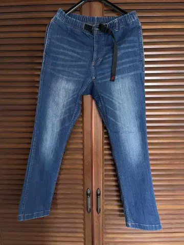 그라미치 데님 뉴내로우 팬츠 사이즈 M