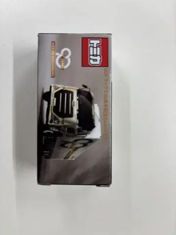 UD TRUCKS 90주년 기념 토미카 미니카