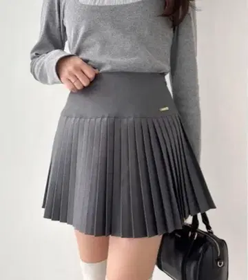 NICE CLAUP 플리츠 미니 스커트