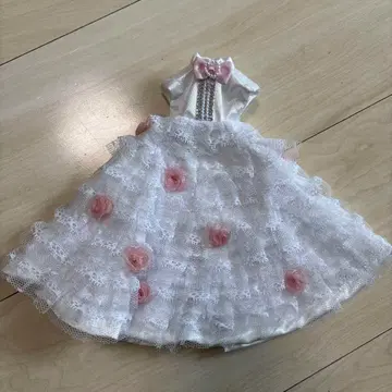 리카짱 옷 갈아입기 드레스 화이트 장미