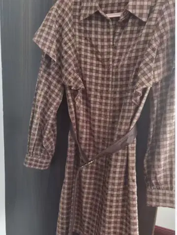 체크 무늬 프릴 긴팔 셔츠 원피스