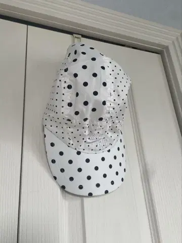 NIKE 도트 CAP