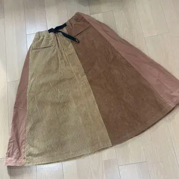 고 슬로우 캐러밴 절개 이소재 코듀로이 스커트