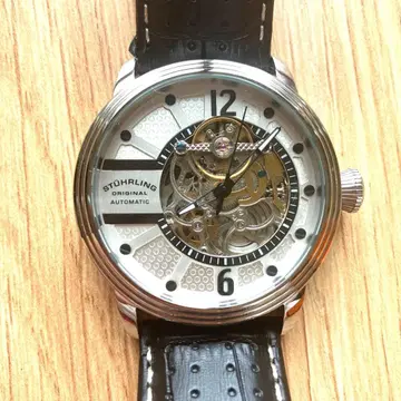 STUHRLING 오리지널 쿼츠 시계 실버
