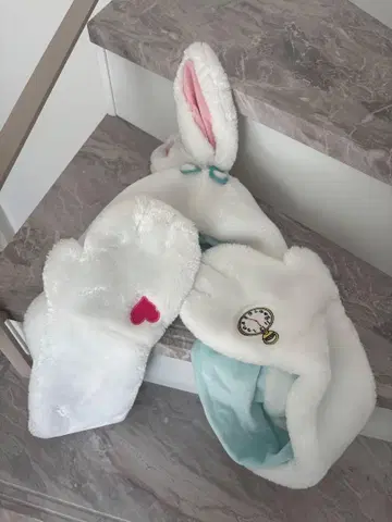 도쿄 디즈니 리조트 이상한 나라의 앨리스 화이트 토끼 귀 포함 머플러 캡
