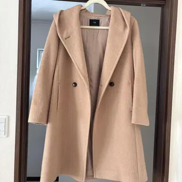 23K 후드 부착 베이지 롱 코트