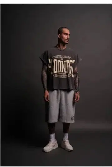 DARC SPORT 다크스포츠 짧은 박스 티셔츠 미사용 새상품!