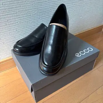 ECCO 블랙 가죽 로퍼