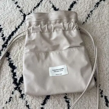 beautiful people 복조리 숄더