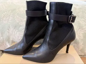 새상품급 다이애나 부츠 23CM