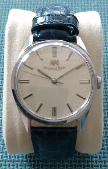 IWC 올드 인터 ref.810 수동 와인딩 손목시계