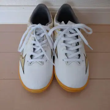 MIZUNO ALPHA 풋살화 화이트/골드 21cm