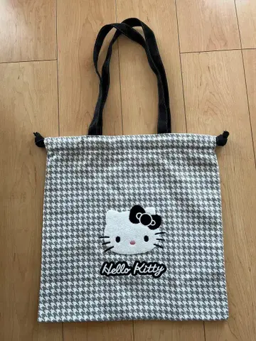 훼미리마트 한정판 인기 헬로키티 복조리 토트백 키티
