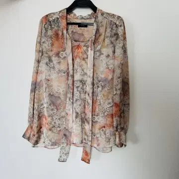 오간자 프린트 보우 타이 블라우스