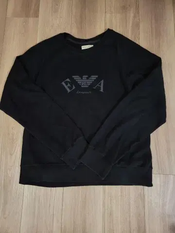 EA7 블랙 트레이닝복