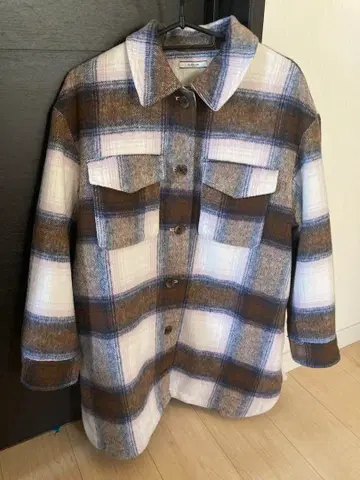 베이플로우 체크 무늬 패딩 자켓