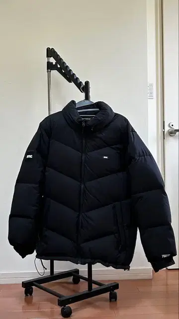FTC 블랙 다운 자켓