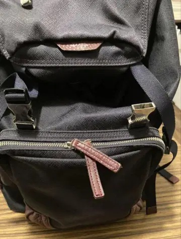 페레 모르비다 네이비 나일론 백팩