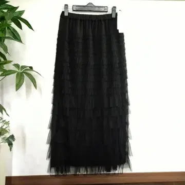 [ 새상품 ] liungedress 튤 프릴 롱 스커트 블랙