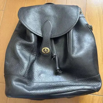 가죽 블랙 백팩 유베시