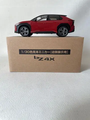 도요타 bZ4X 42TB 202 블랙 x 3U5 에모셔널 레드 II