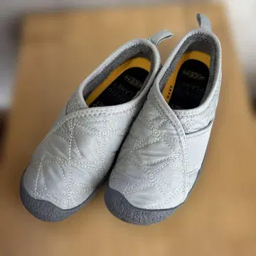 미사용 새상품 킨 keen 그레이 슬립온