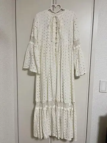 새상품급 freada 프리다 컷워크 자수 원피스 아이보리