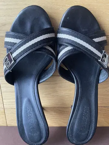 BALLY 펌프스
