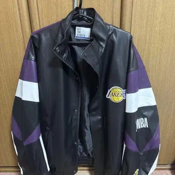 OFF THE COURT 로스앤젤레스 레이커스 바시티 자켓