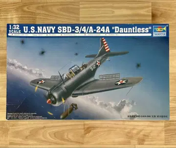 트럼페터 1:32 SBD-3/4/A-24A Dauntless