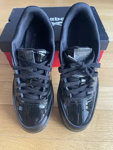 Reebok Cardio 8 블랙 스니커즈