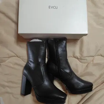 EVOJ 블랙 힐 부츠