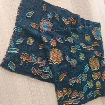 꽃무늬 자수 스톨 다크 그린