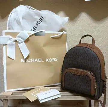 MICHAEL KORS 로고 패턴 백팩