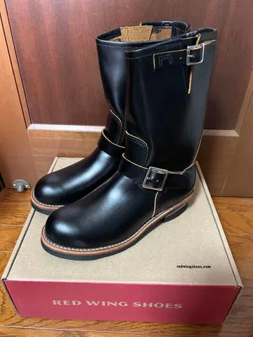 RED WING SHOES 2966