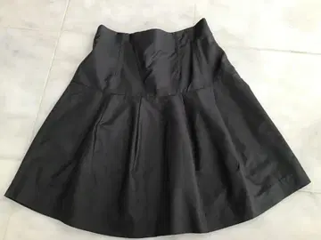 질 샌더 무릎 기장 실크 스커트