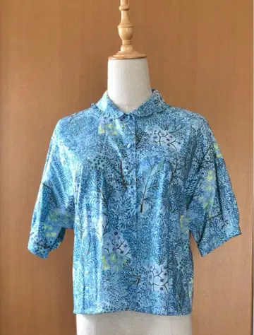 리버티 데빗조 퍼프 슬리브 블라우스