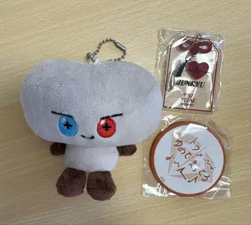 TREASURE 준규 모자 꽁지 캔뱃지