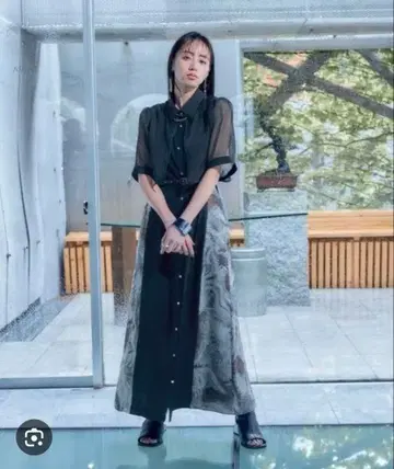 [ HARE ] 시어 절개 원피스 & 롱 펄 목걸이 메탈