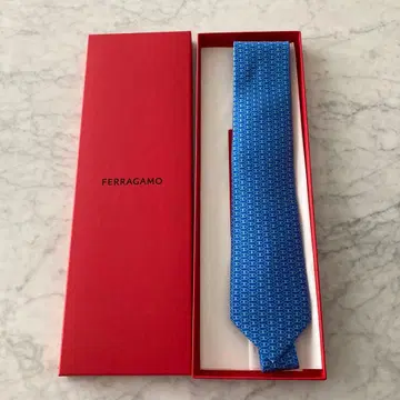 미사용 새상품 FERRAGAMO 넥타이 박스 포함